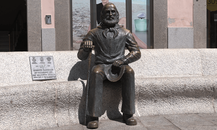 statua-giuseppe-garibaldi-la-maddalena